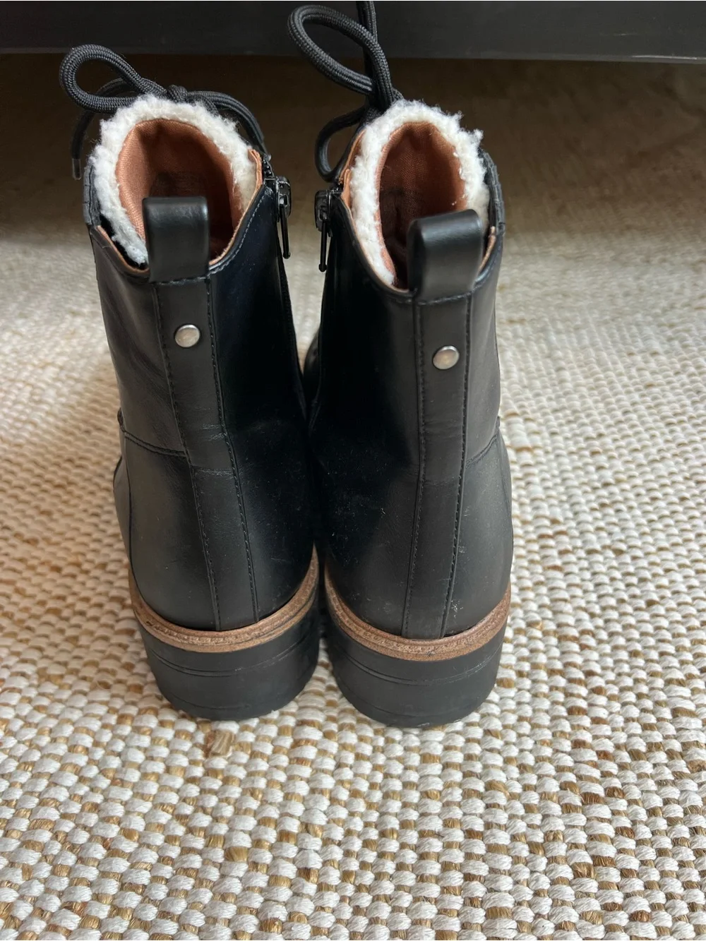 American Eagle Outfitters sturdy lace